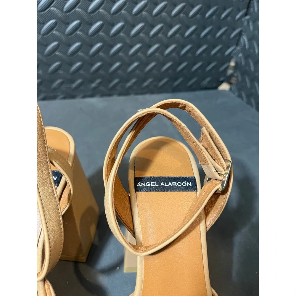 Angel Alarcon excellent worn